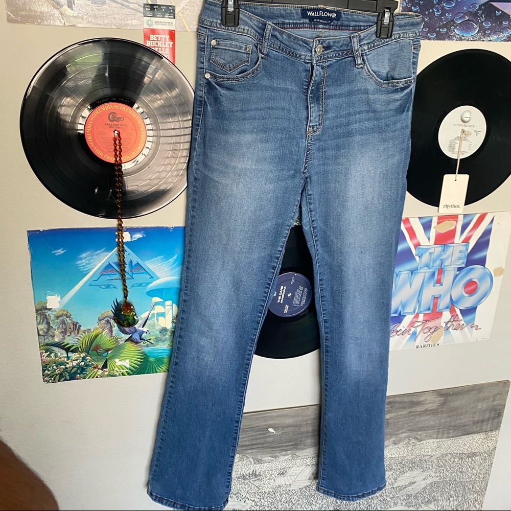 Wallflower jeans